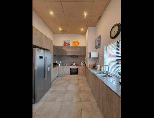 3 BEDROOM APARTMENT FOR SALE IN MENLO PARK